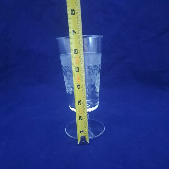 Vintage Etched Iced Tea Glass With Floral Design - Picture 3 of 6